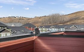 Globalstay Cranbrook Townhome Suites