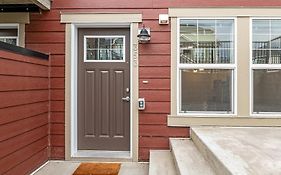 Globalstay Cranbrook Townhome Suites